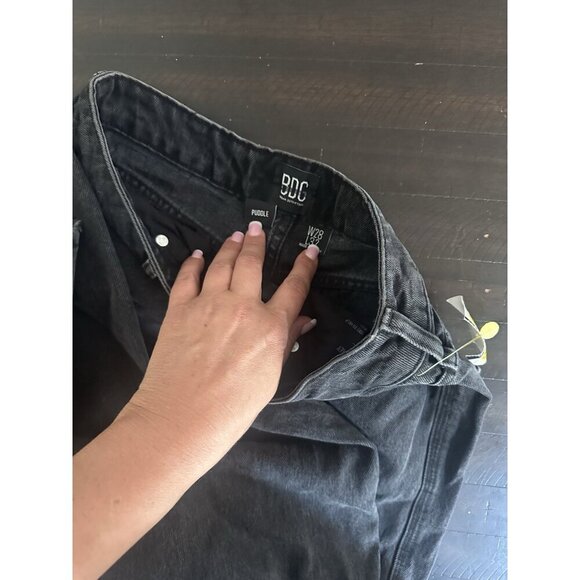 BDG Puddle Distressed Jeans in Black Super high rise wide leg Size 28w/32L - Picture 4 of 4